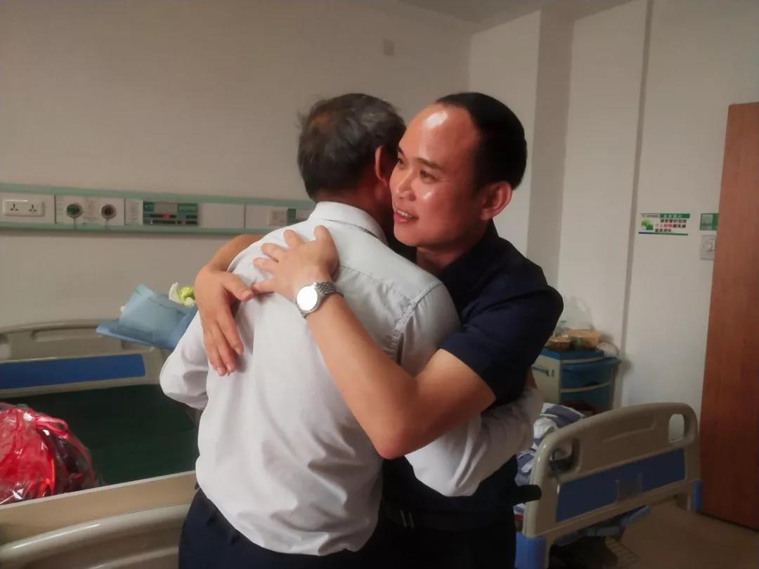 真情關(guān)懷，慰問員工丨老羅，愿您早日康復(fù)！